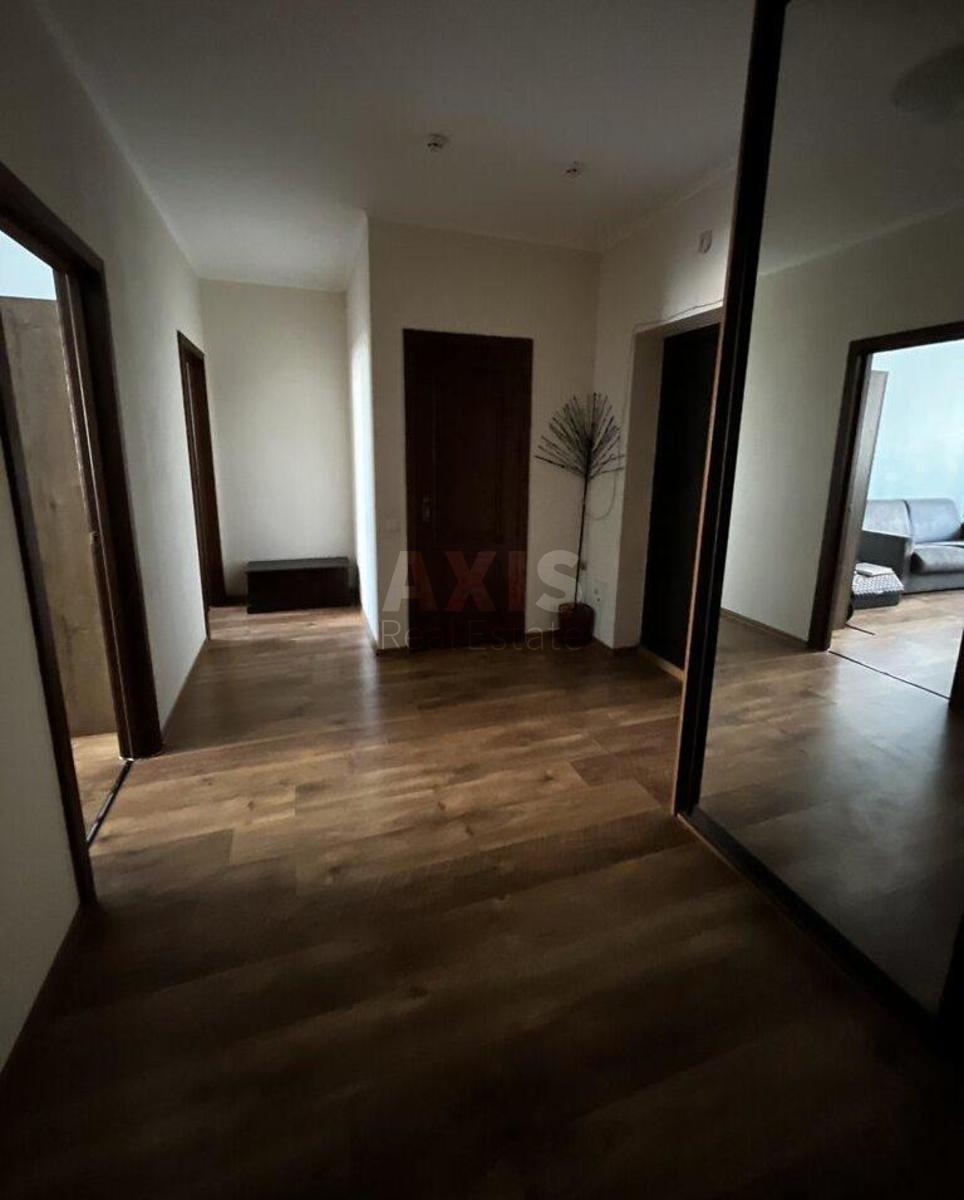 2k apartment pr-t Komarova Kosmonavta 460