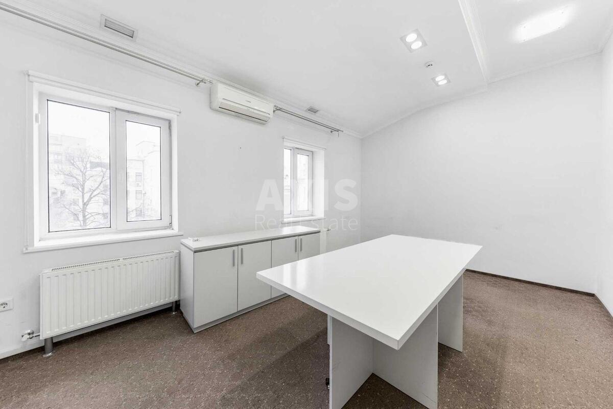 Office vul. Volodymyrs'ka 23А, 180m24
