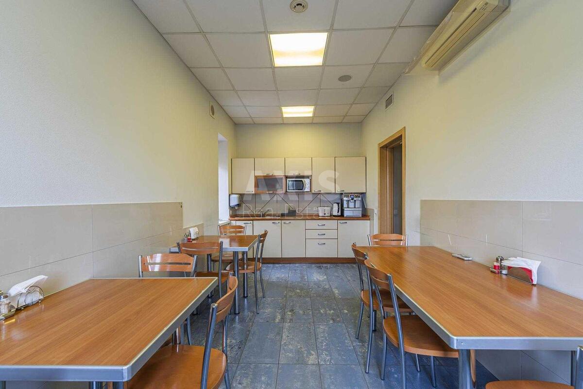 Office vul. Degtjarivs'ka 33Б, 680m25724611