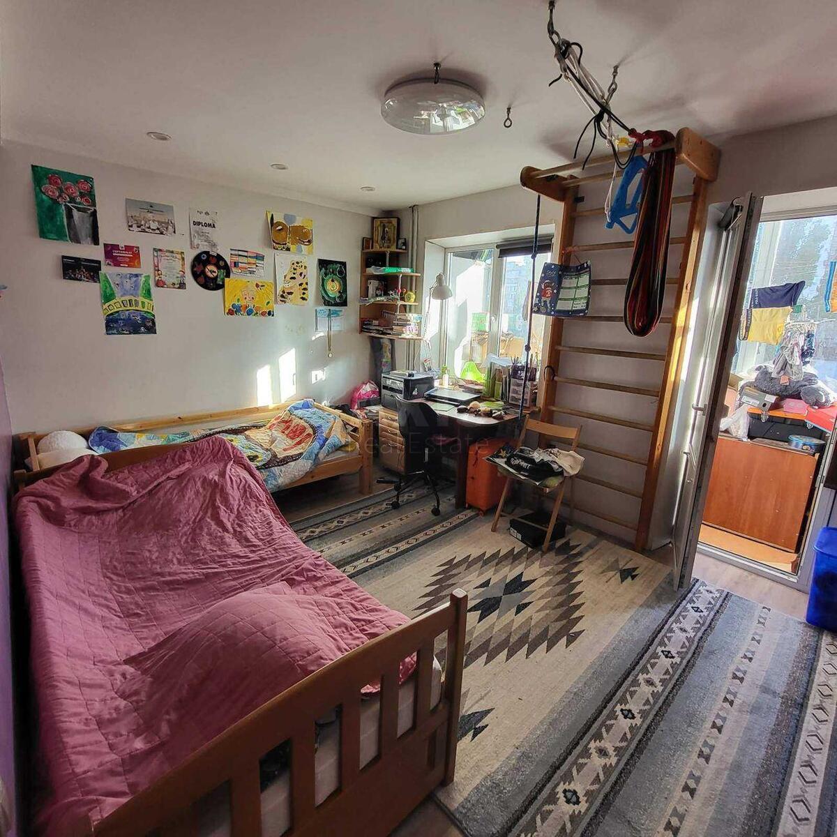 3k apartment nab. Dniprovs'ka 32