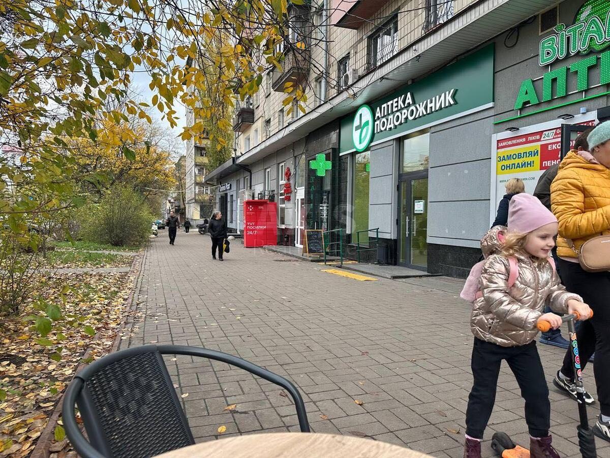 Объект торговли ул. Дорогожицкая 17, 220м20