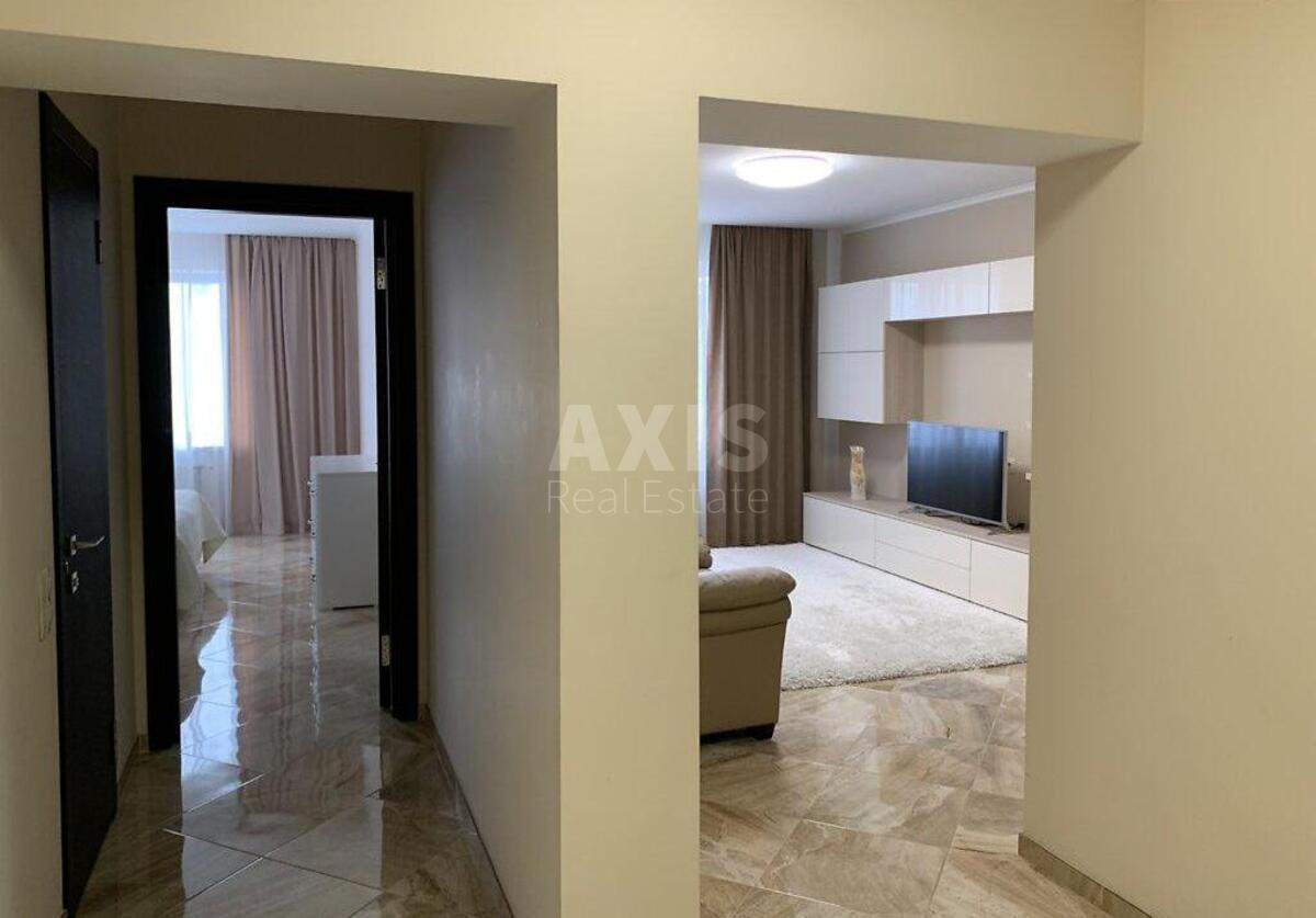 2k apartment vul. Yulia Zdanovska 34А9