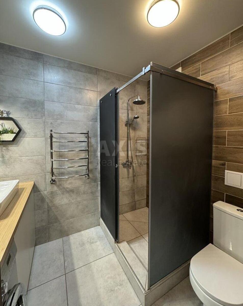 2k apartment vul. Glybochyc'ka 13/38