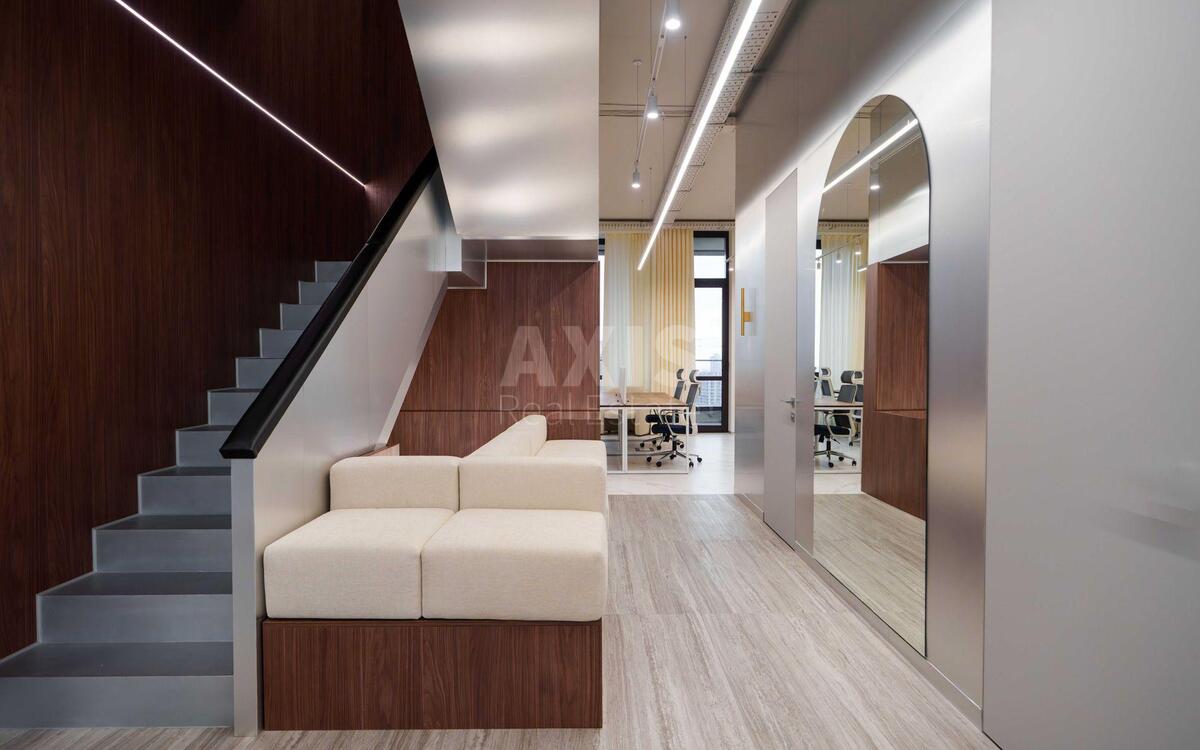 Office pr-t Berestejskij 42, 220m26311610