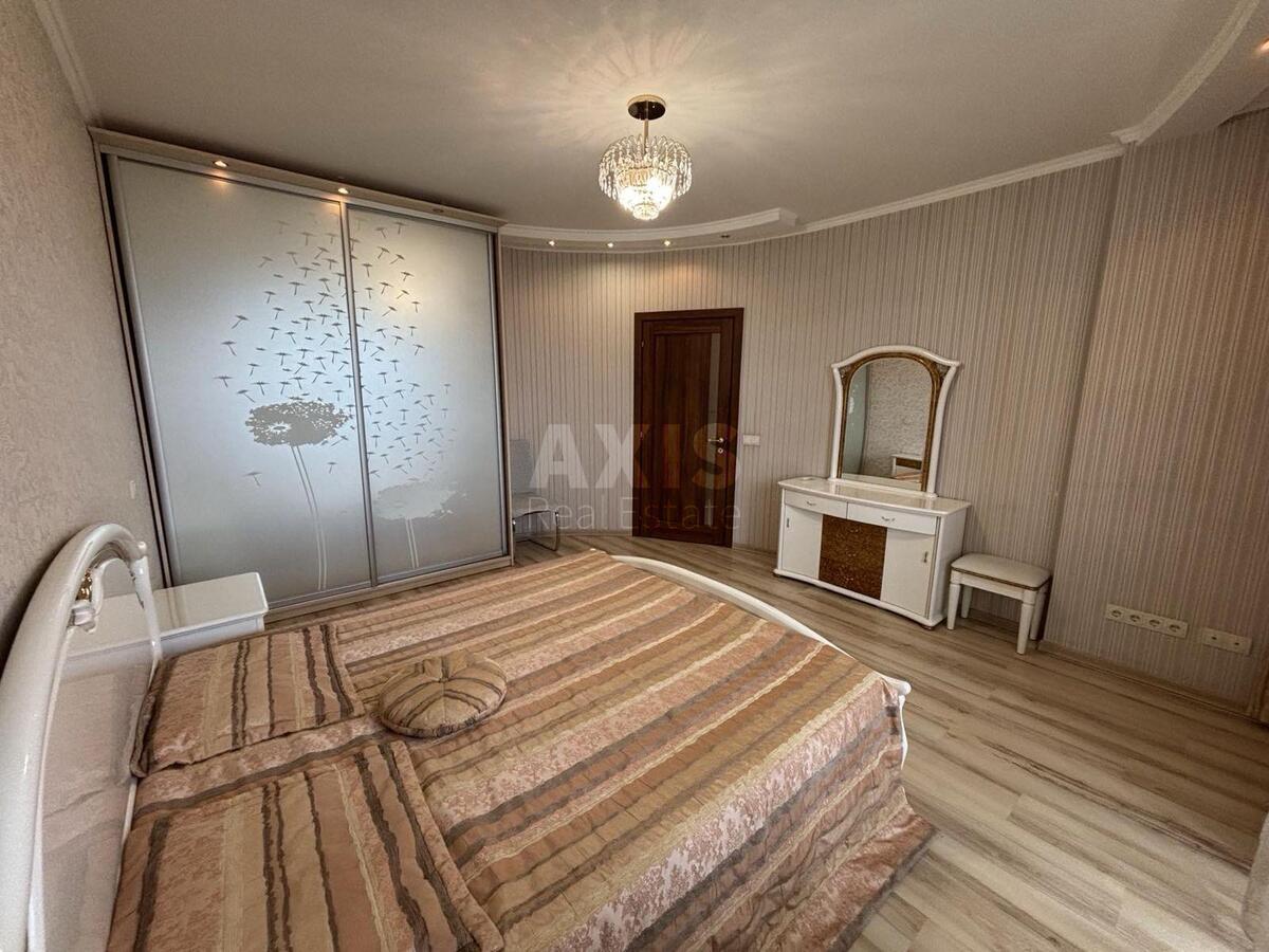 2k apartment vul. Geroi'v Oborony 10А5
