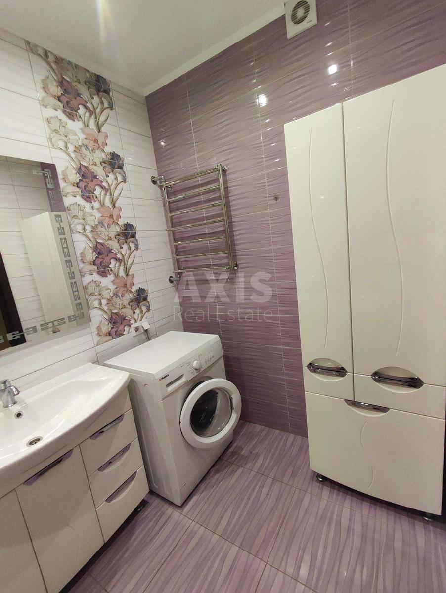 1k apartment vul. Revuc'kogo 7В8