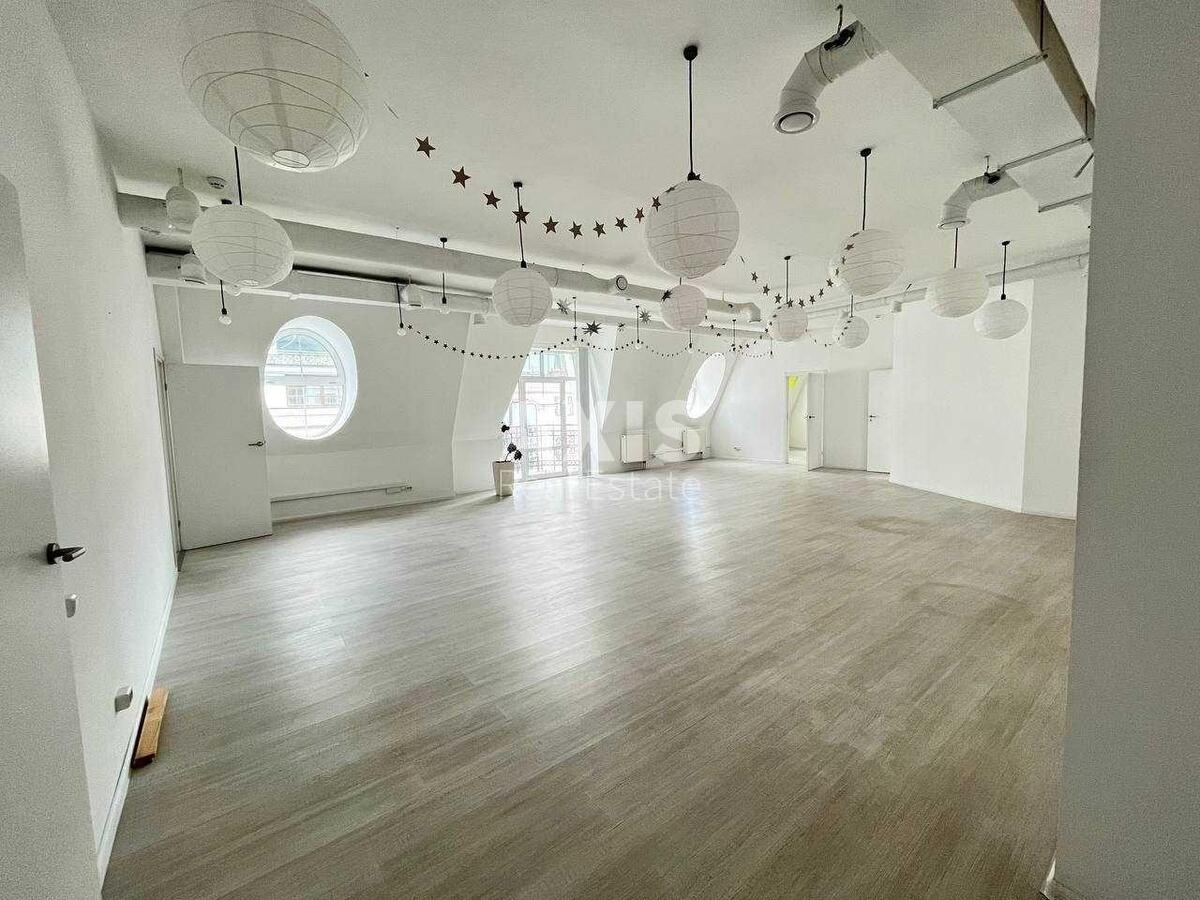Office vul. Verhnij Val 4, 260m2