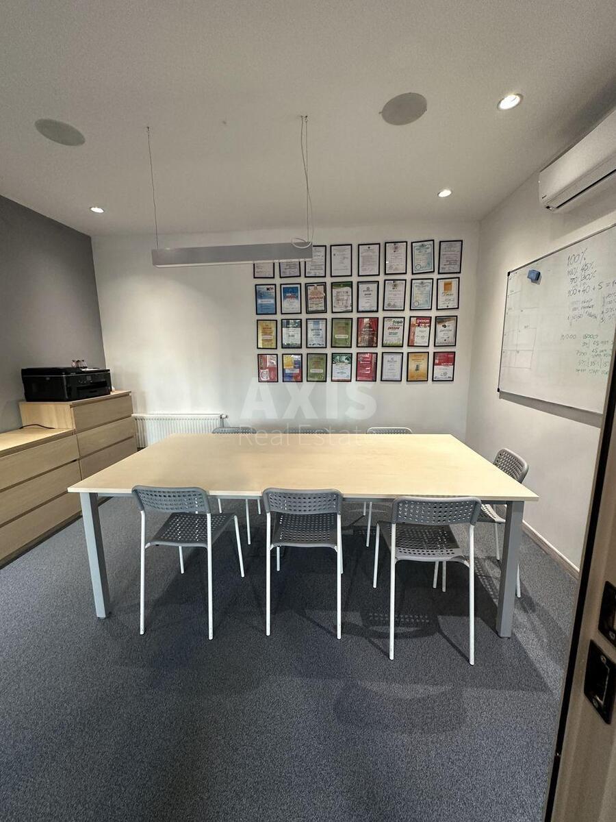 Office vul. Zhabajeva Zhambyla 22, 62m21