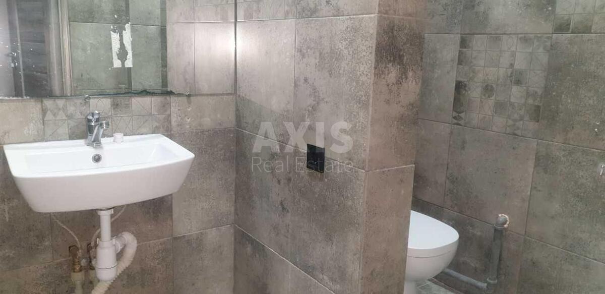 Trade object vul. Dragomyrova Myhajla 14А, 100m28
