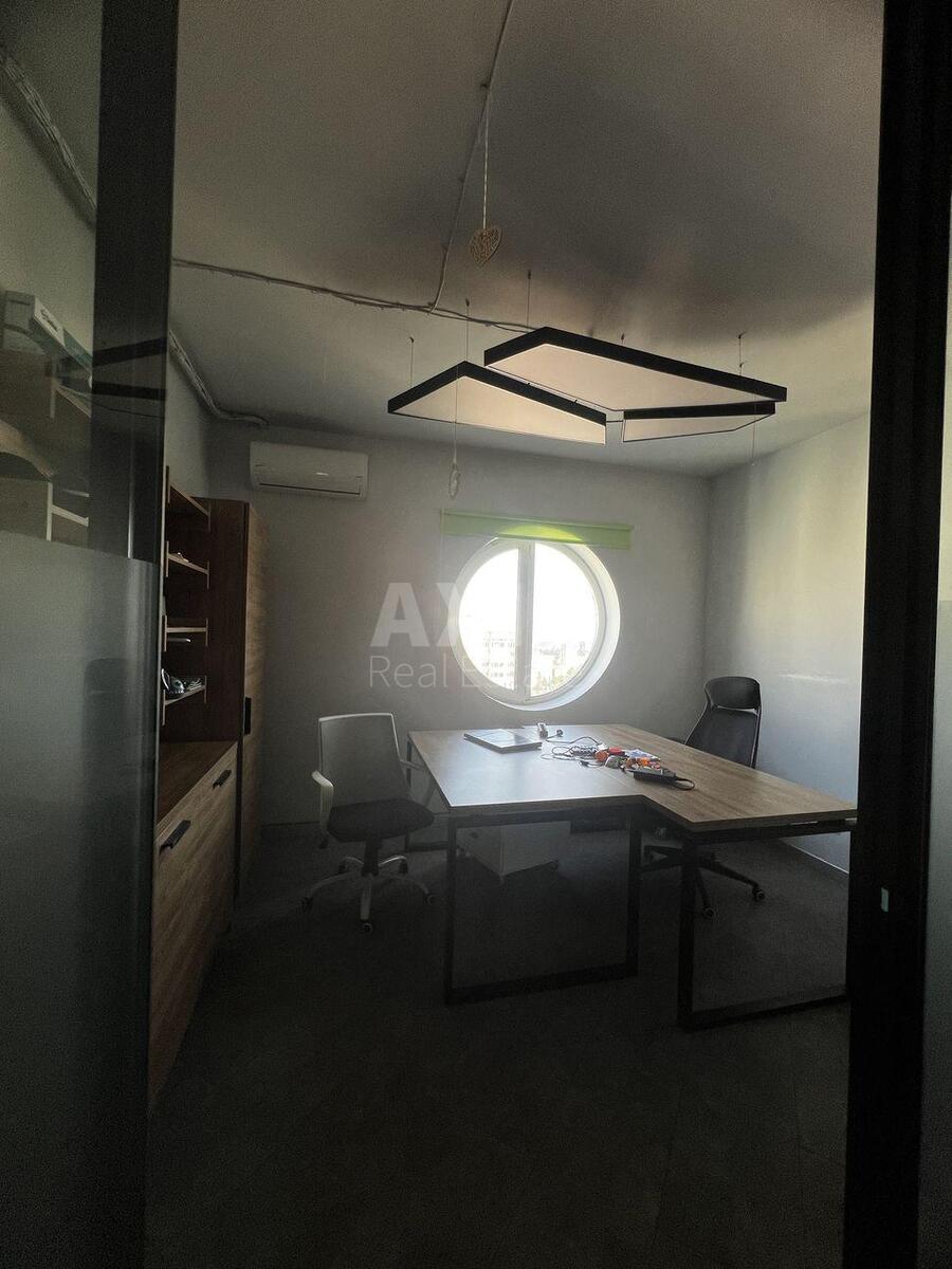 Office pr-t Lobanovs'kogo 4Б, 175m21