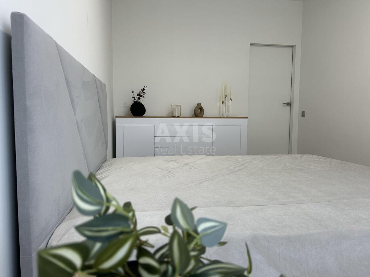 1k apartment nab. Dniprovs'ka 15Є636835