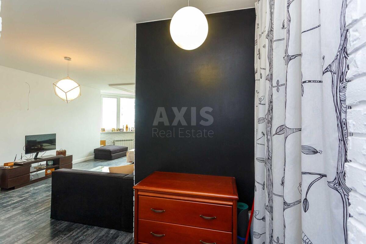 1k apartment vul. Ahmatovoi' Anny 32/185