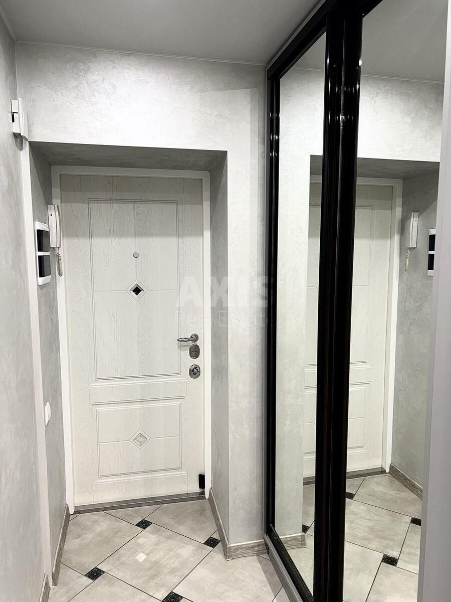 1k apartment vul. Zlatoustivs'ka 4610