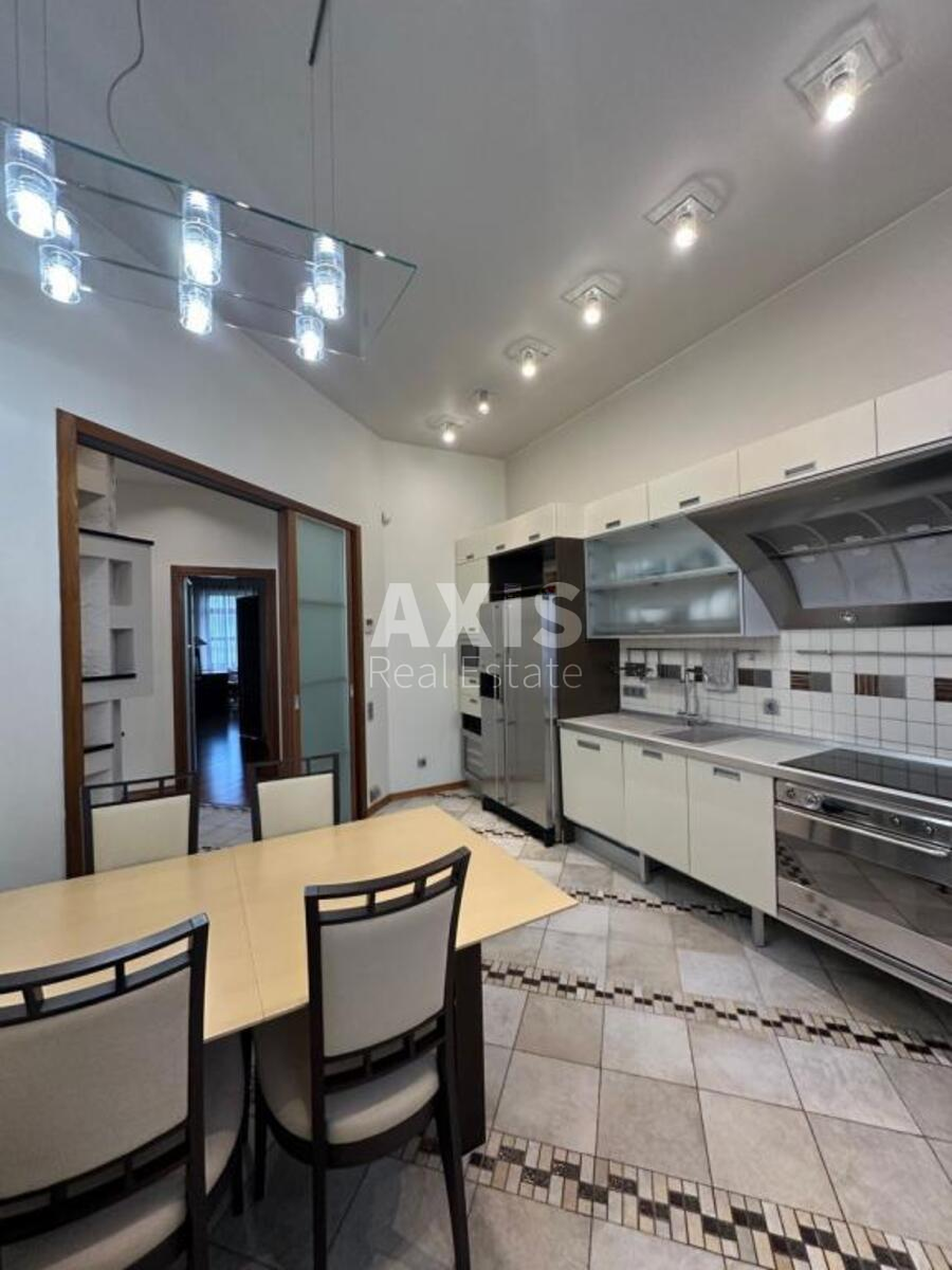 3k apartment vul. Shovkovychna 221