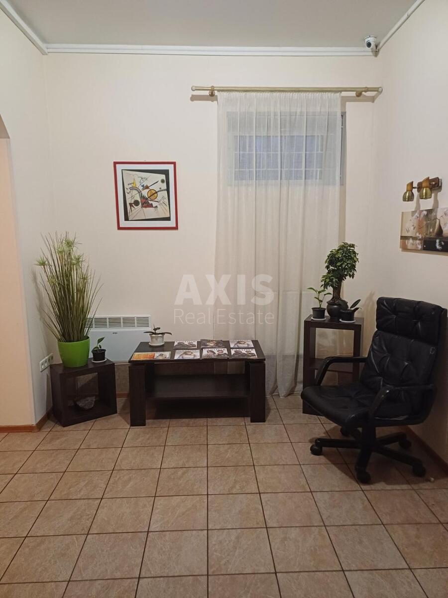 Service object vul. Vyshgorods'ka 21З, 400m23