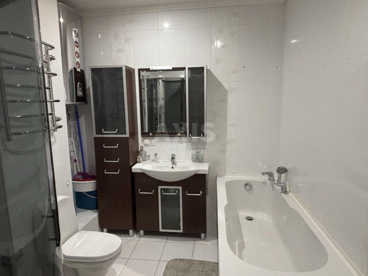 2k apartment vul. Geroi'v Oborony 10А6
