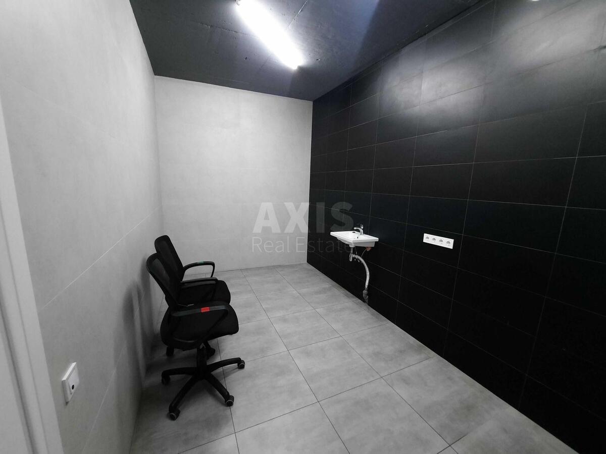 Офис ул. Ушинского 40, 1500м22