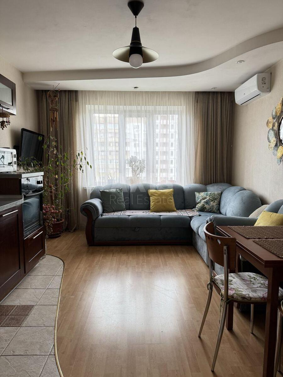 2k apartment vul. Vyshnjakivs'ka 81