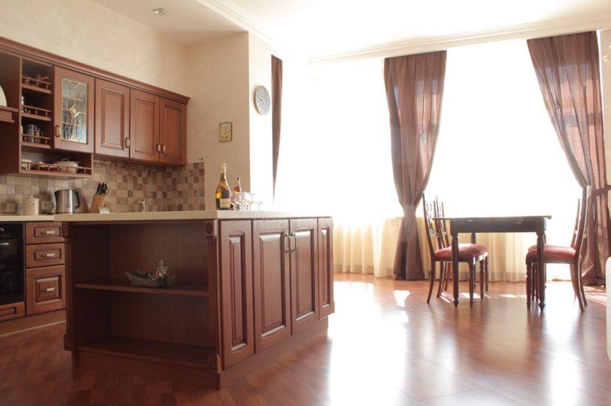 4k apartment uzv. Klovs'kyj 57