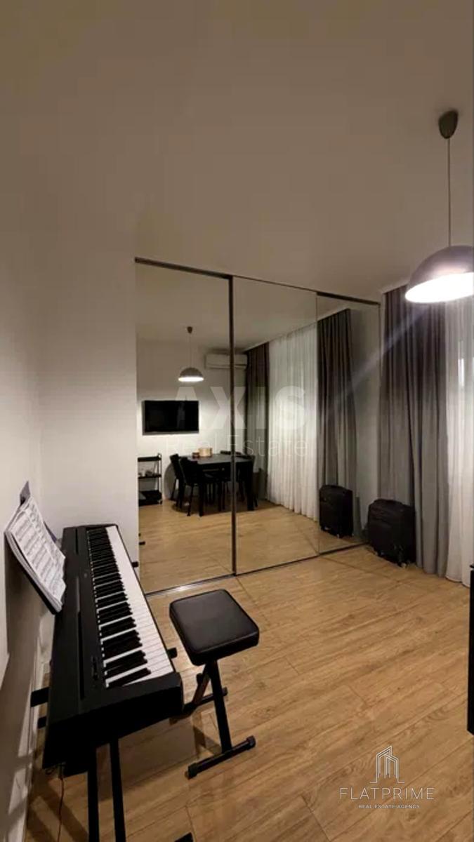 3k apartment pr-t Komarova Kosmonavta 466398612