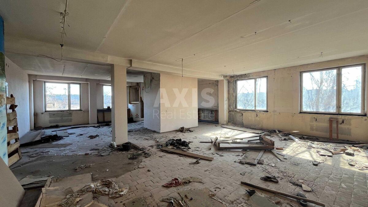Service object vul. Zroshuval'na 5, 2000m20