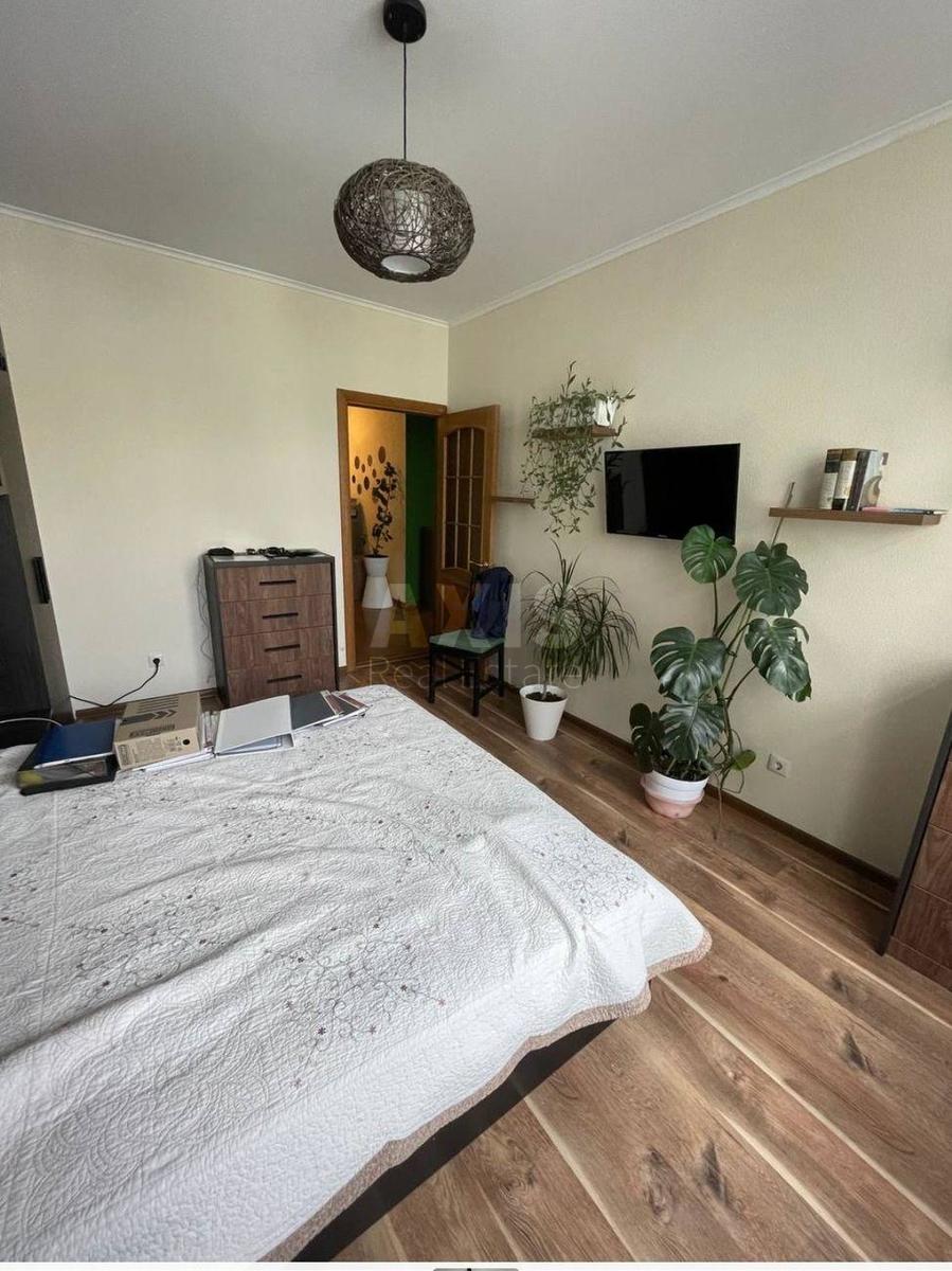 2k apartment vul. Voskresens'ka 142