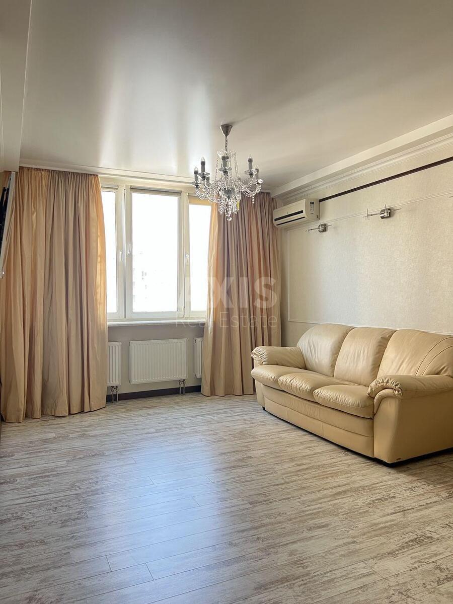 2к квартира ул. Ахматовой Анны 344