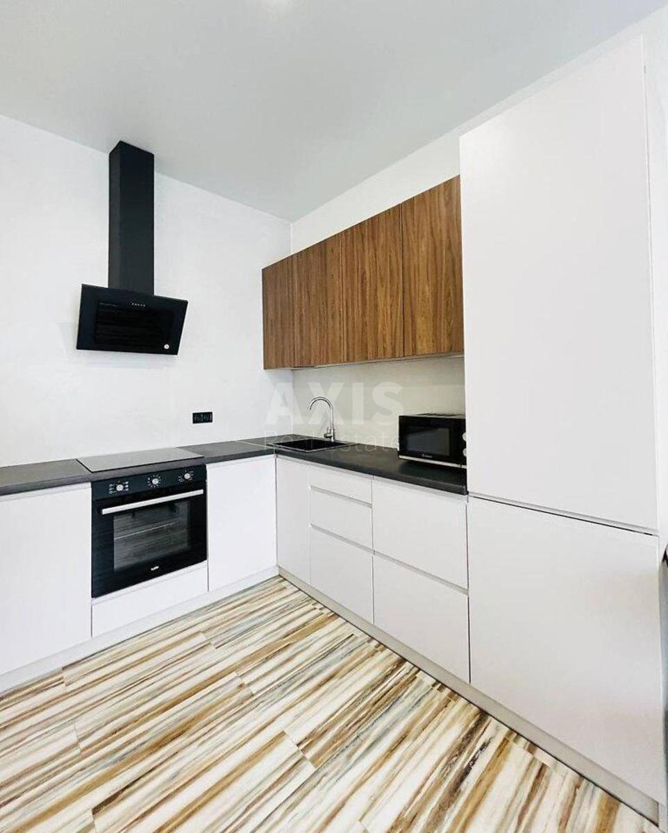 1k apartment vul. Dragomyrova Myhajla 14А3