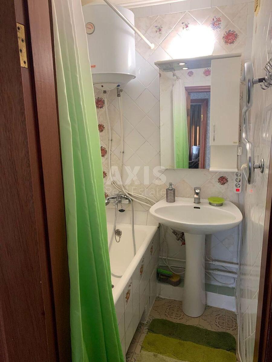 2к квартира пр-т Голосеевский 10810