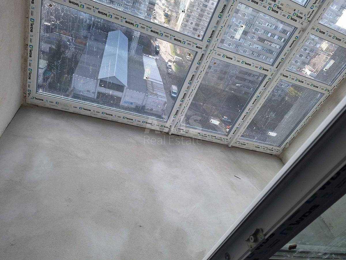 1k apartment vul. Avtozavods'ka 72Б1