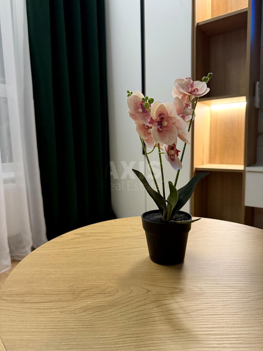 1k apartment vul. Saljutna 2Б610841