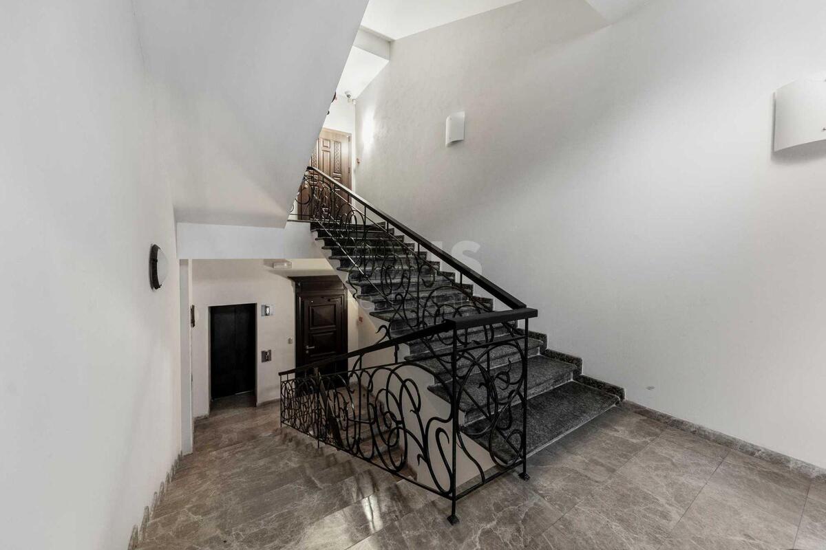 Office vul. Volodymyrs'ka 23А, 180m29
