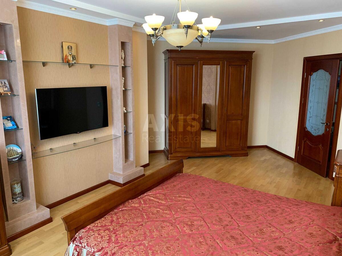 4k apartment vul. Sribnokil's'ka 1618205