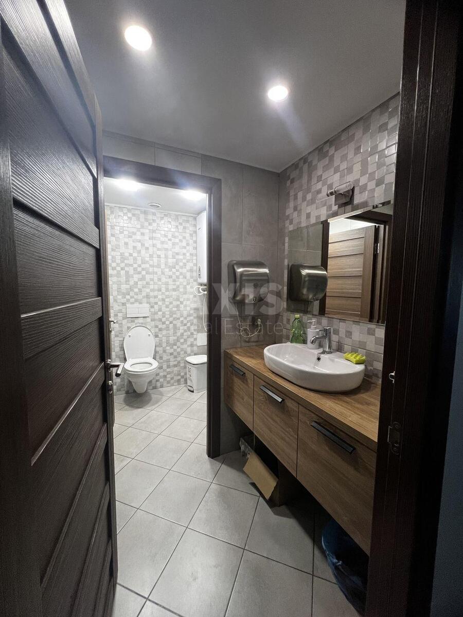 Office pr-t Lobanovs'kogo 4Б, 175m25
