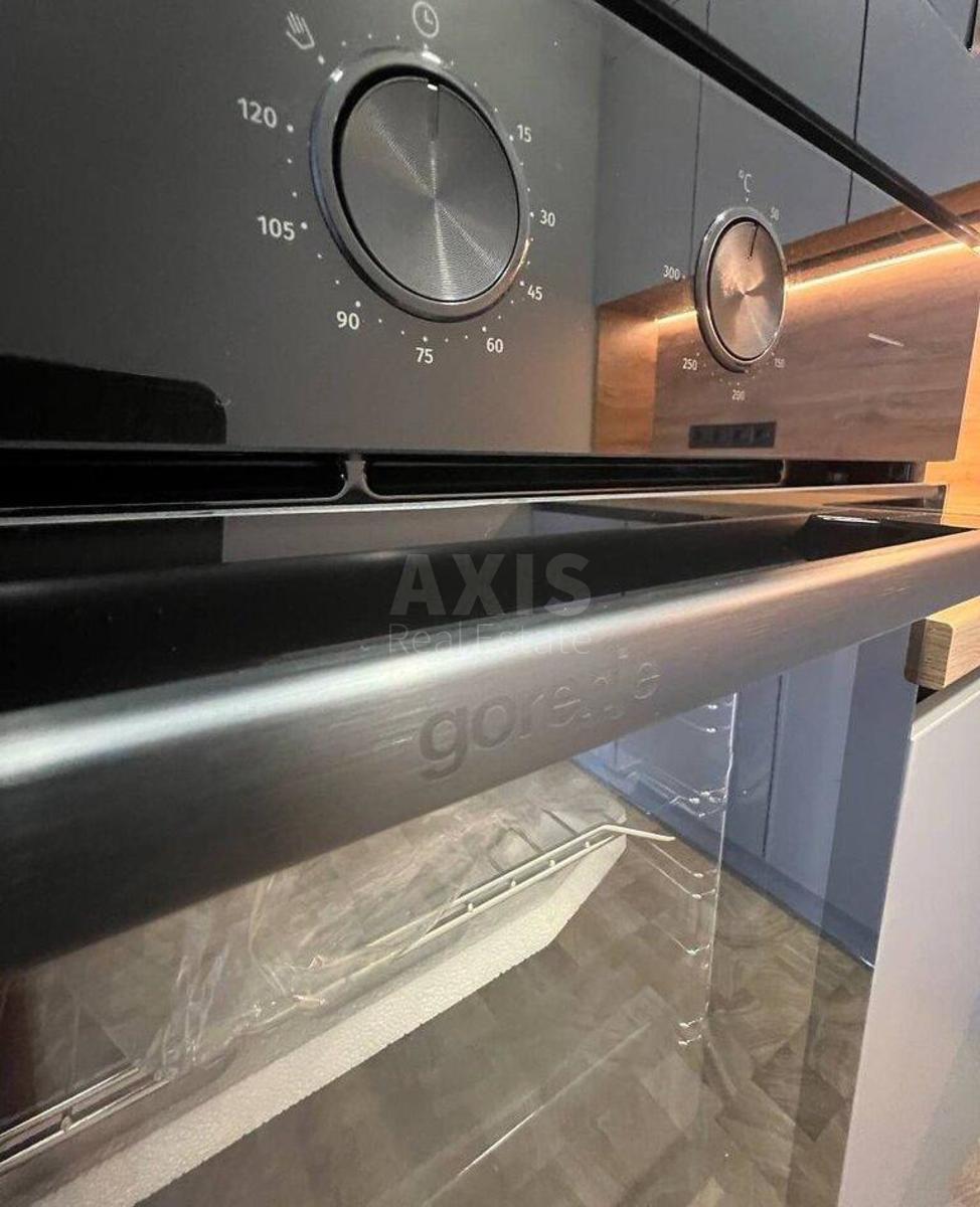1k apartment nab. Dniprovs'ka 15421500