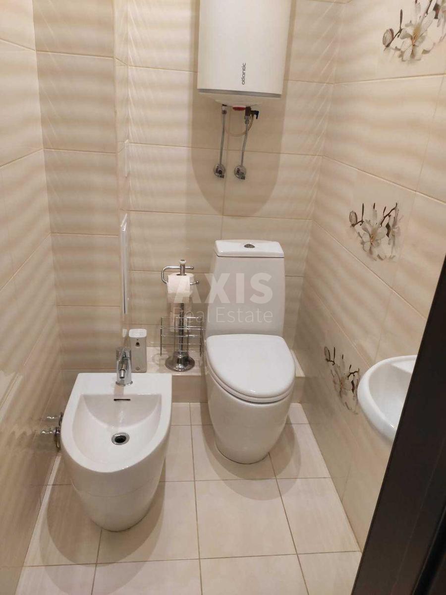 1k apartment vul. Revuc'kogo 7В9