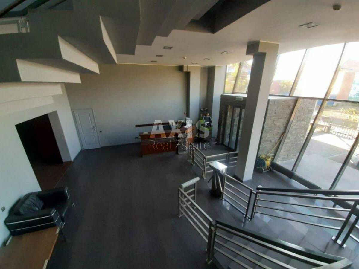 Office vul. Nyzhn'ojurkivs'ka 45А, 2300m2597530