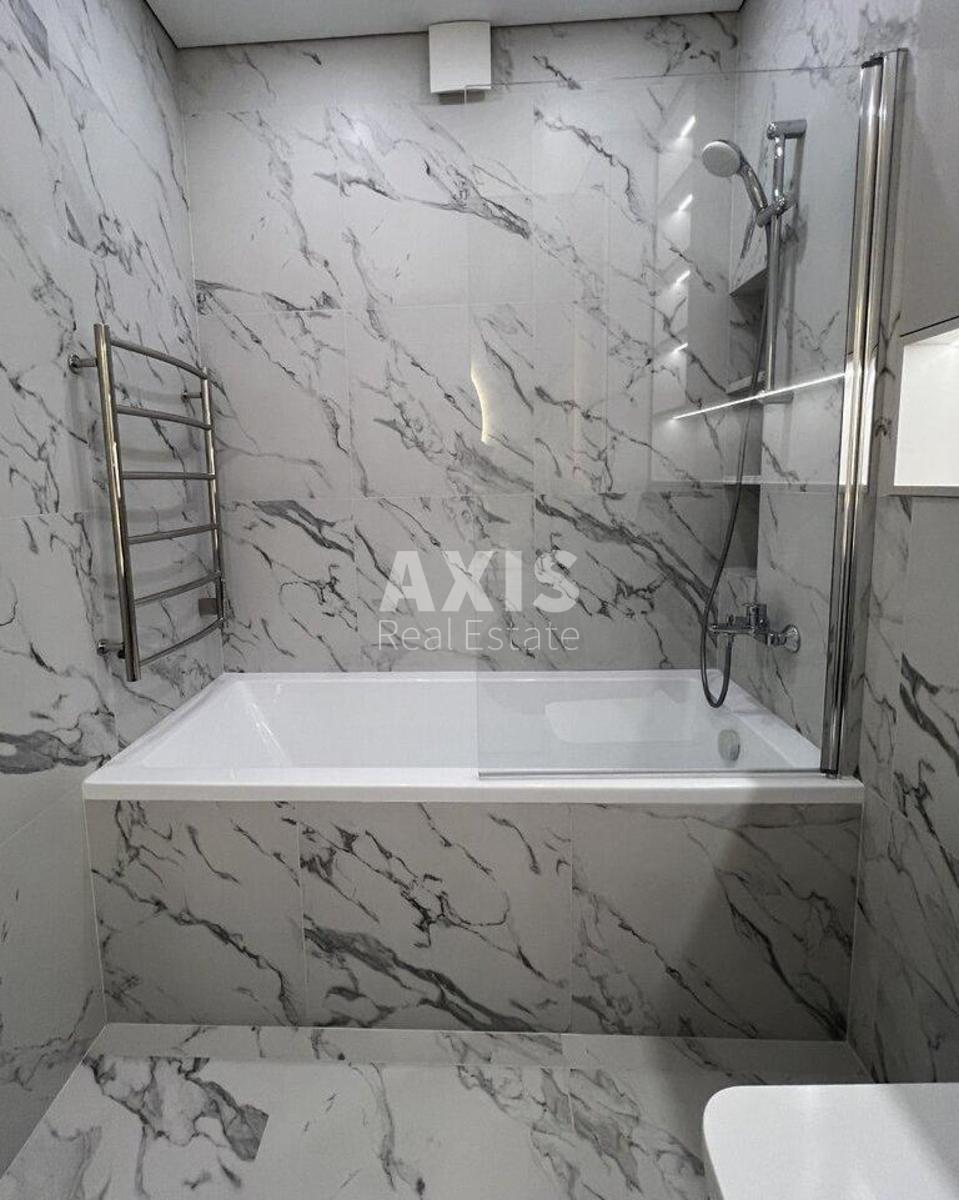 1k apartment vul. Pivnichno-Syrec'ka 12А4