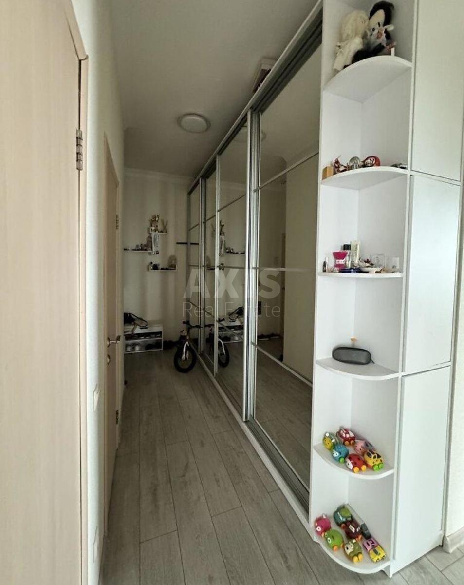 2k apartment vul. Lavruhina Mykoly 124