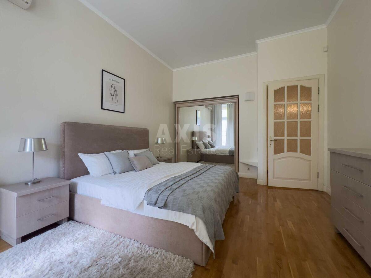 4k apartment vul. Ljuterans'ka 28/198