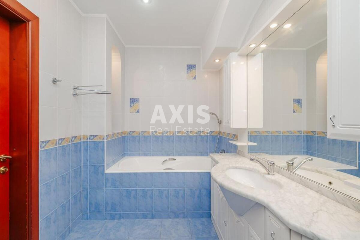 3k apartment vul. Ahmatovoi' Anny 16б4
