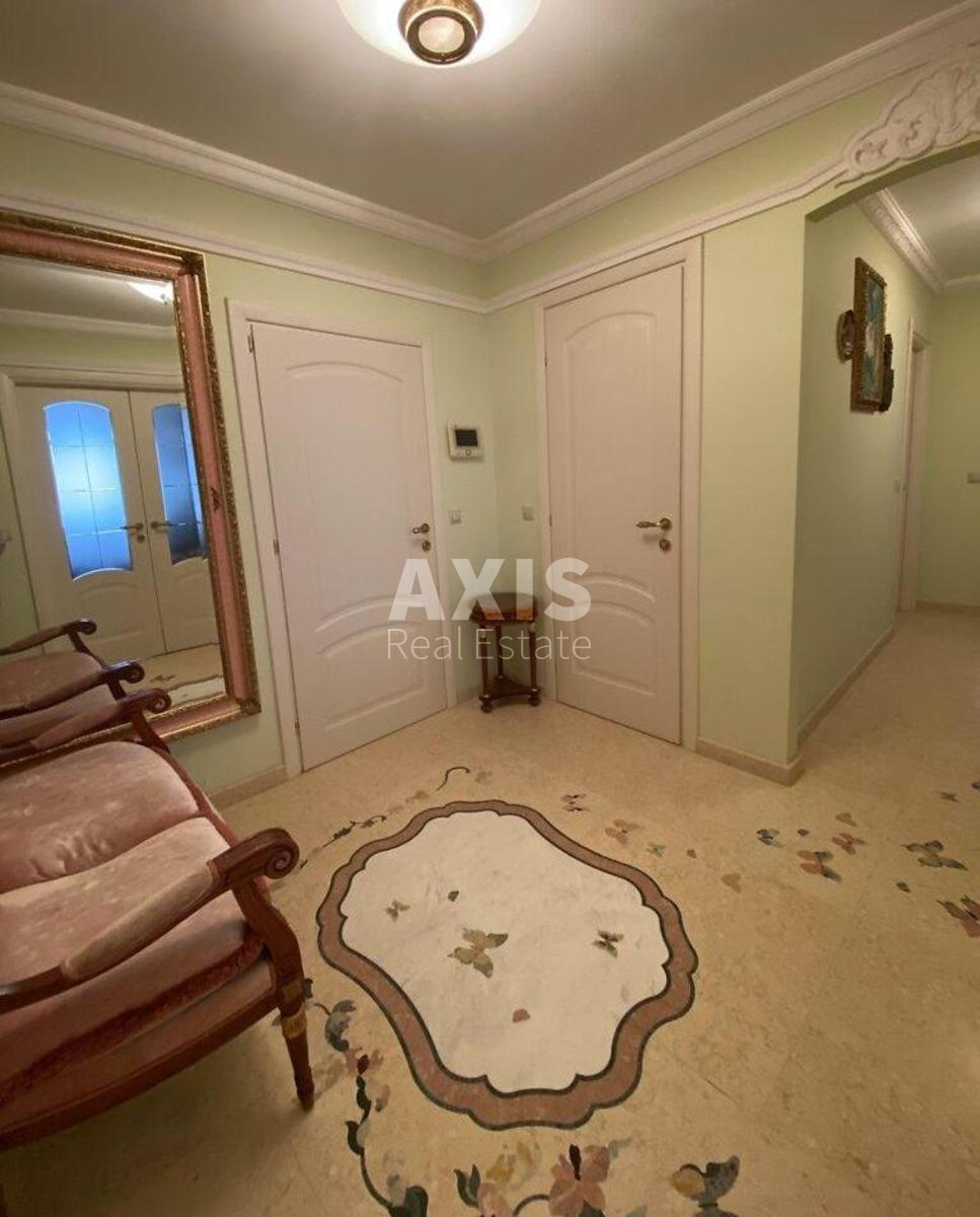 4k apartment prov. Jaroslavs'kyj 7/9432224