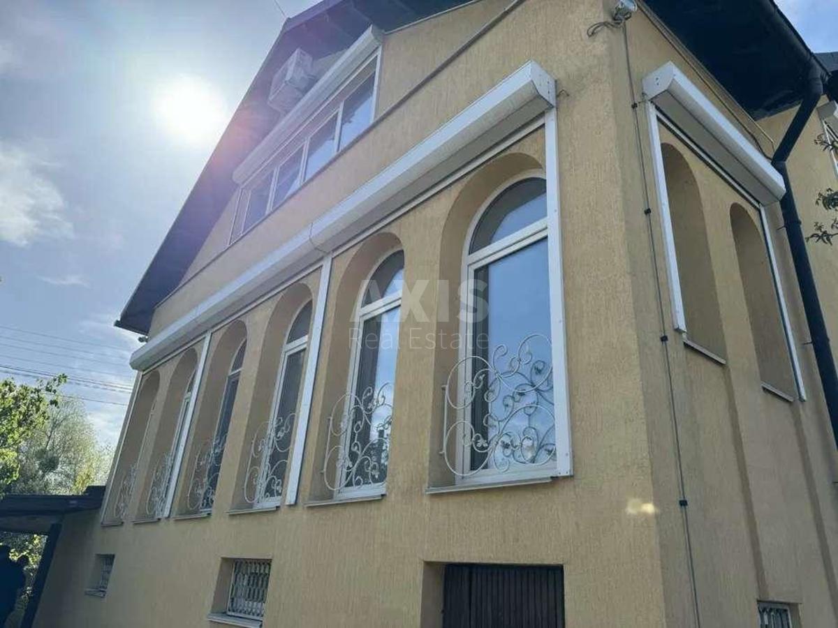 House vul. Naberezhna, 227m2, Kyiv city