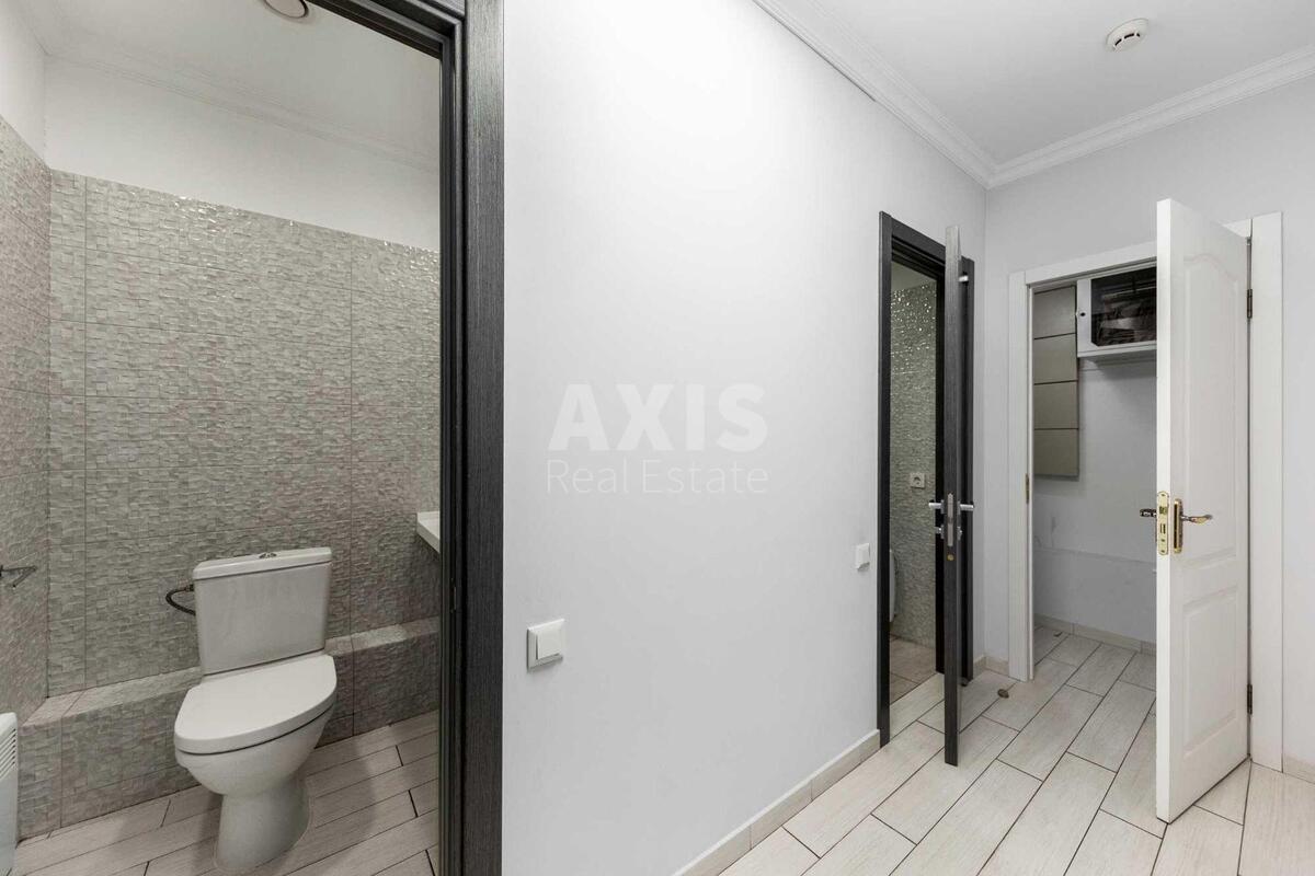 Office vul. Volodymyrs'ka 23А, 180m26