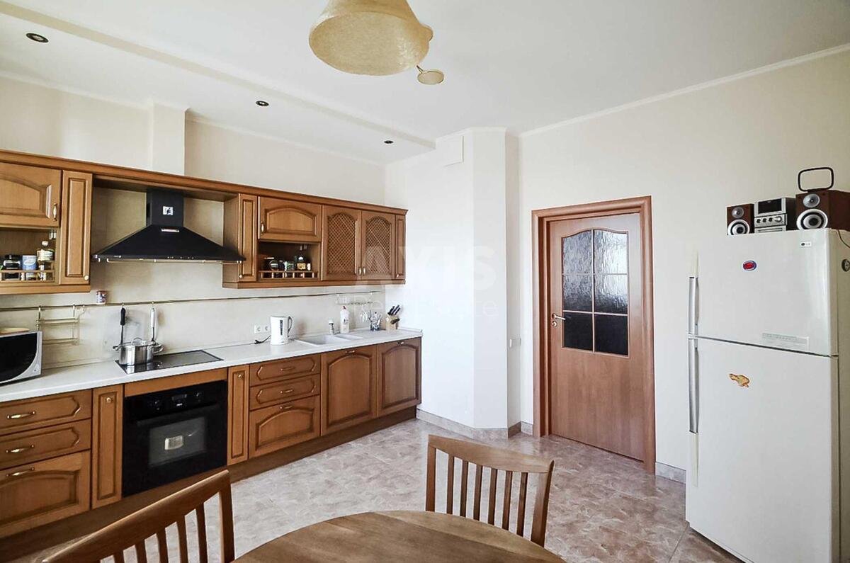 3k apartment vul. Jevgena Konoval'cja 44а