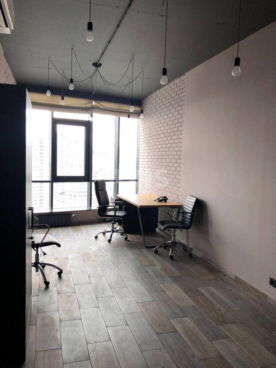 Office vul. Dragomyrova Myhajla 2А, 150m2580941