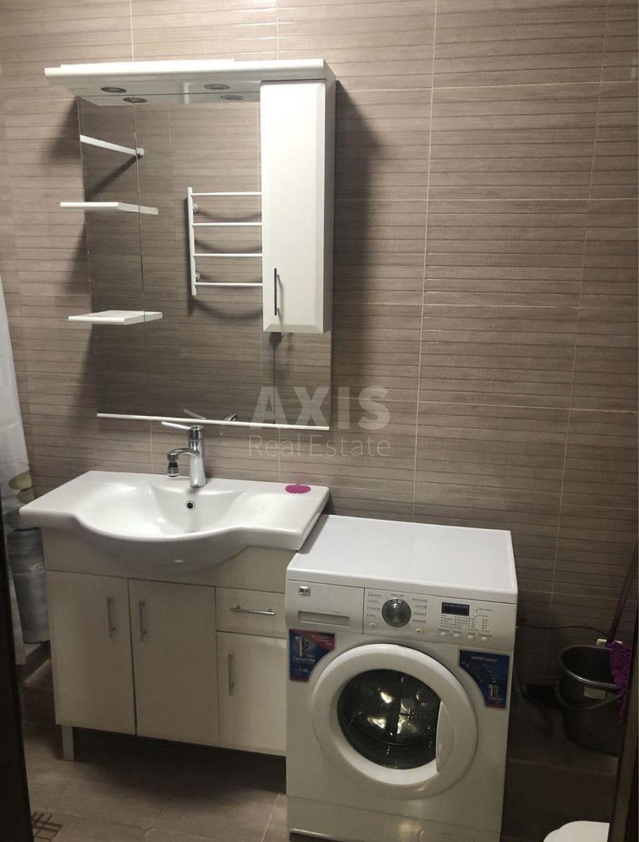 1k apartment vul. Strokacha Tymofija 98