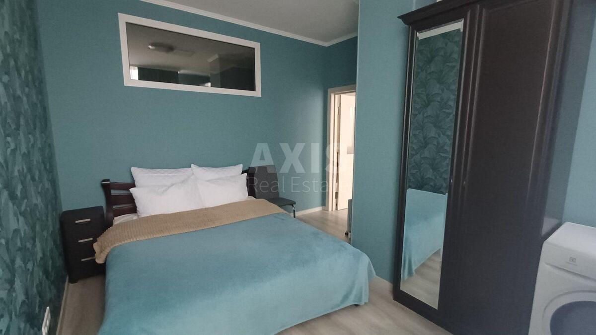 3k apartment vul. Pysarzhevs'kogo Akademika 8А594261