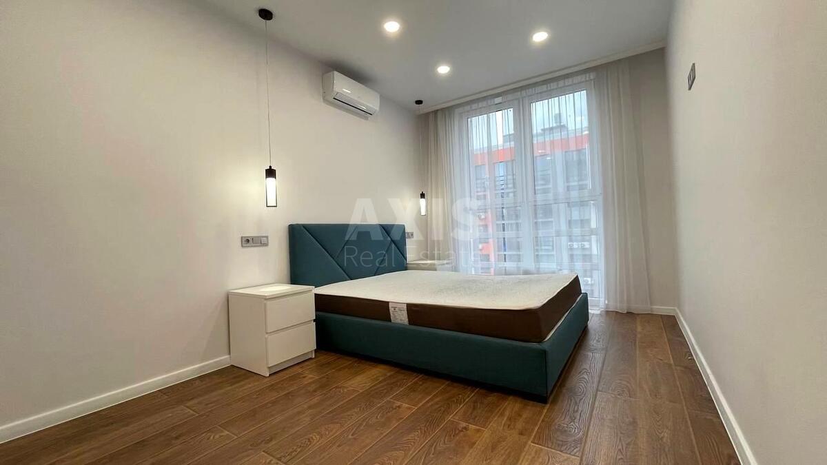 2к квартира ул. Бережанская 15636402