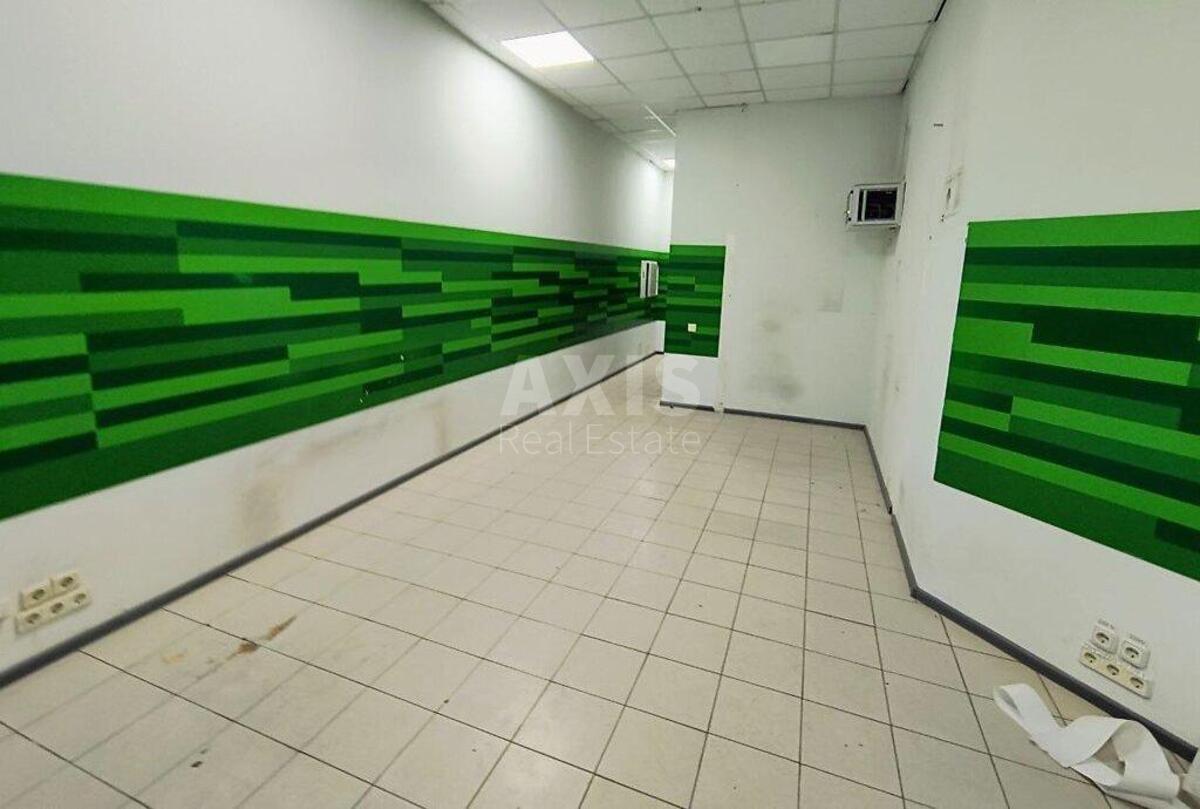 Trade object vul. Tolstogo L'va 13, 100m28